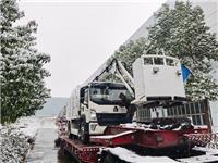 漫天风雪中的出征